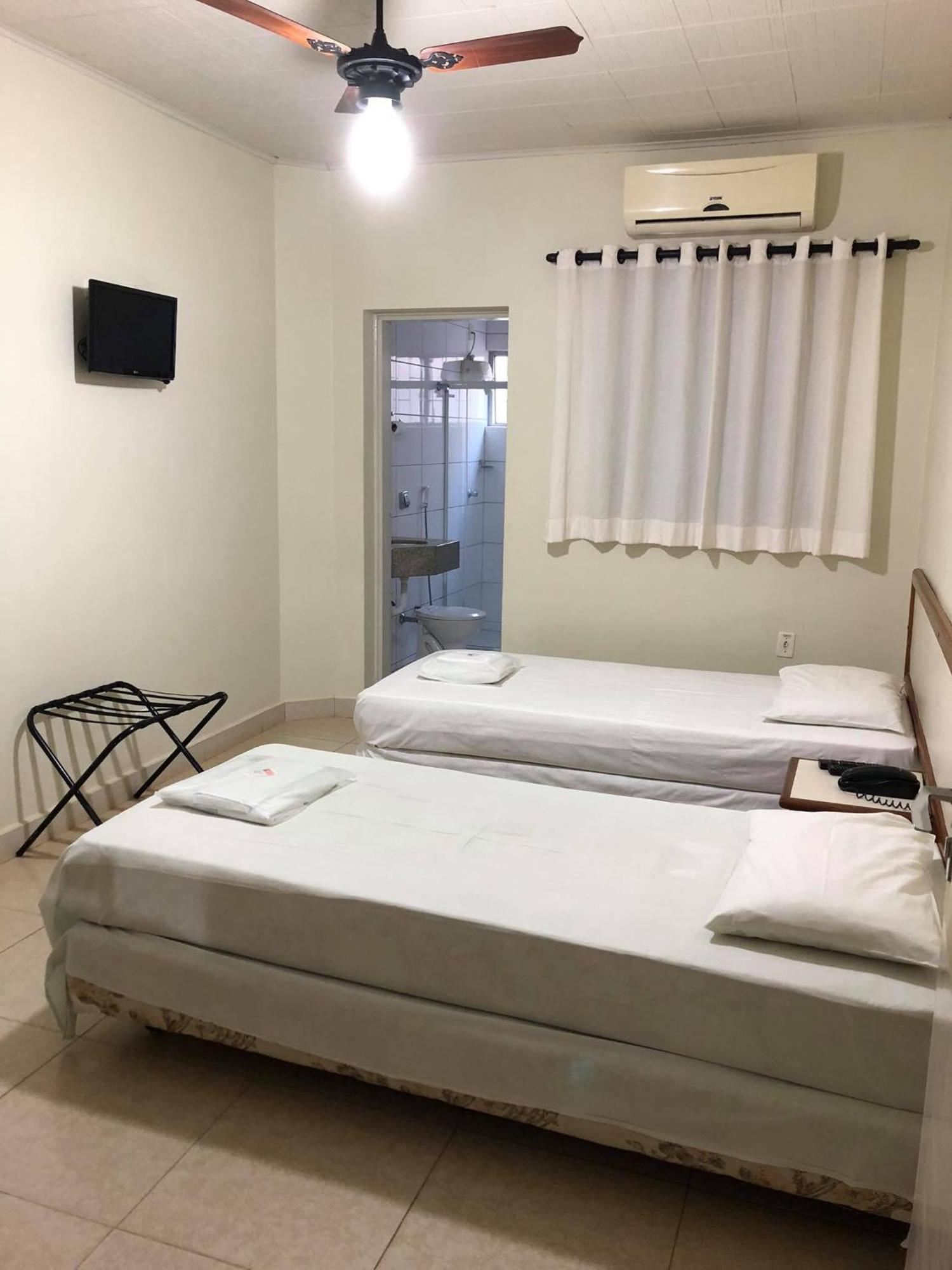 Regio Plaza Hotel 欧里尼奥斯 外观 照片